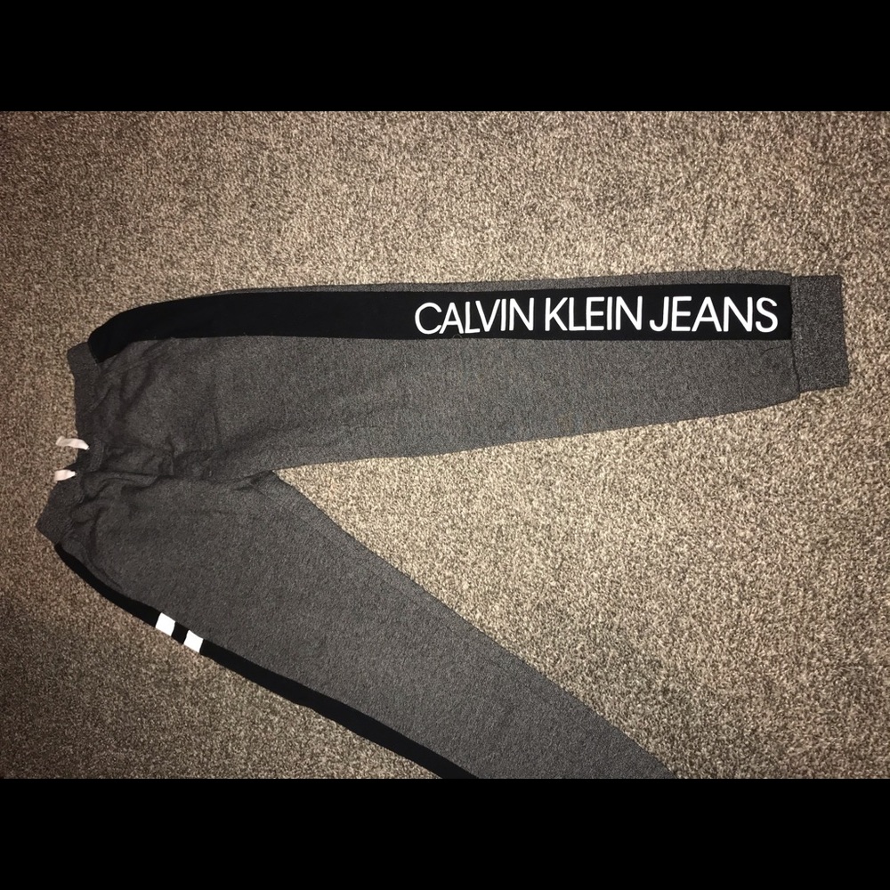 CALVIN KLEIN SWEATS